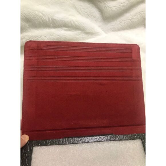 - Member Only cover - Picture 8 of 9